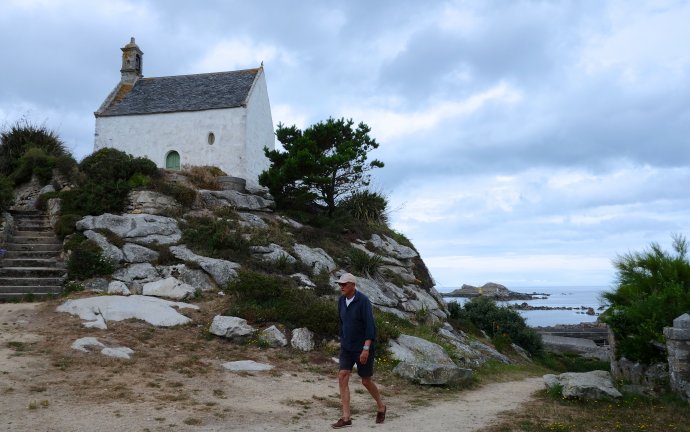 Het prachtige kapelletje van Sainte Barbe met uitzicht over de baai van Roscoff