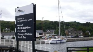 Het begin van het Caledonian Canal bij  Corpach