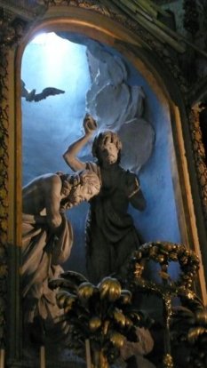 Altaar in  de Basiliek de la Sainte-Trinité