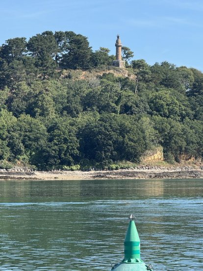 In de baai van Paimpol, die straks weer droog valt.